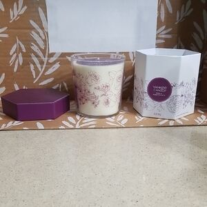 Yankee Candle Cream Scented Candle